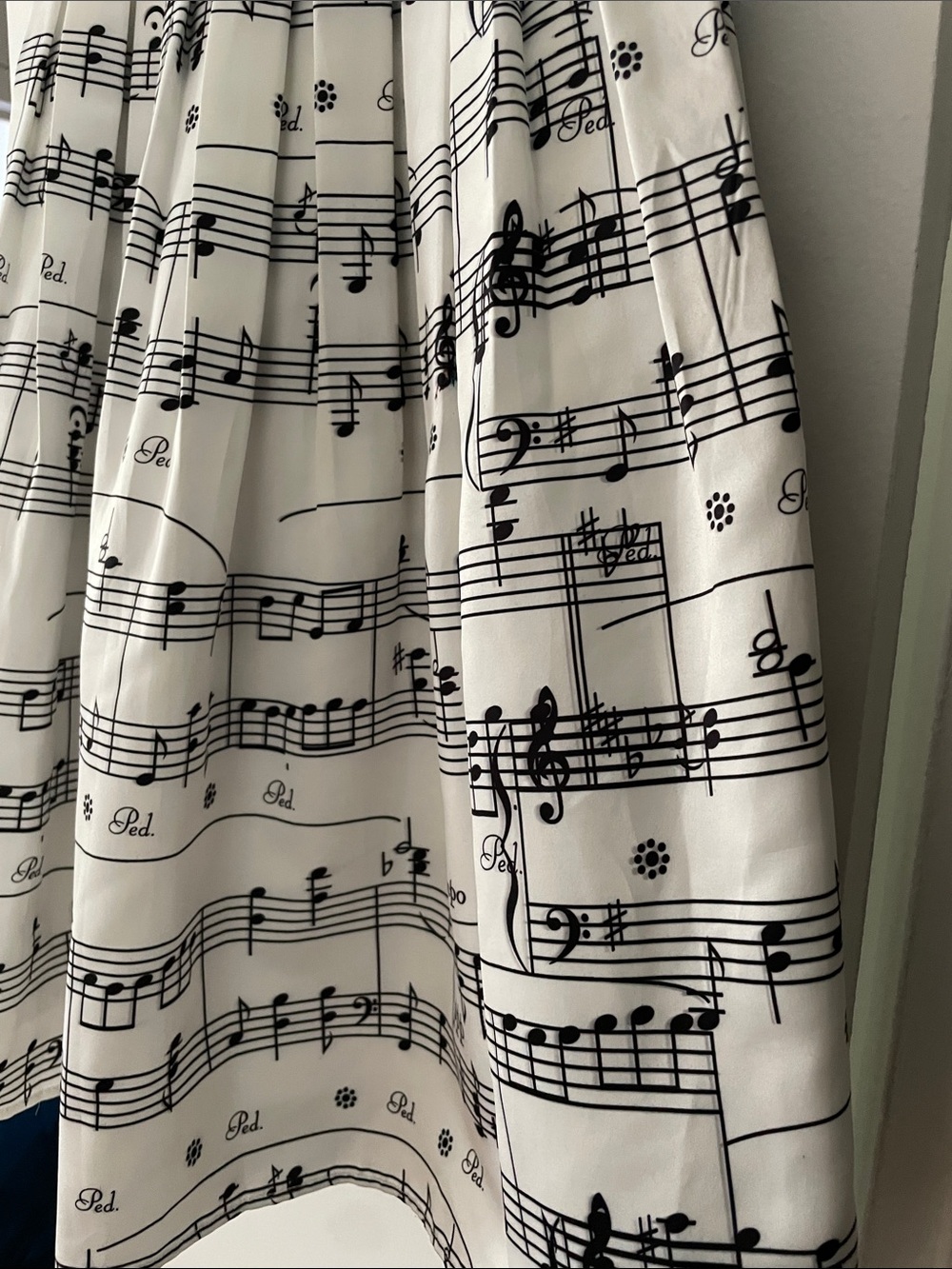 Women’s White Musical Note Pleated Midi Skirt Size S - Picture 3 of 3